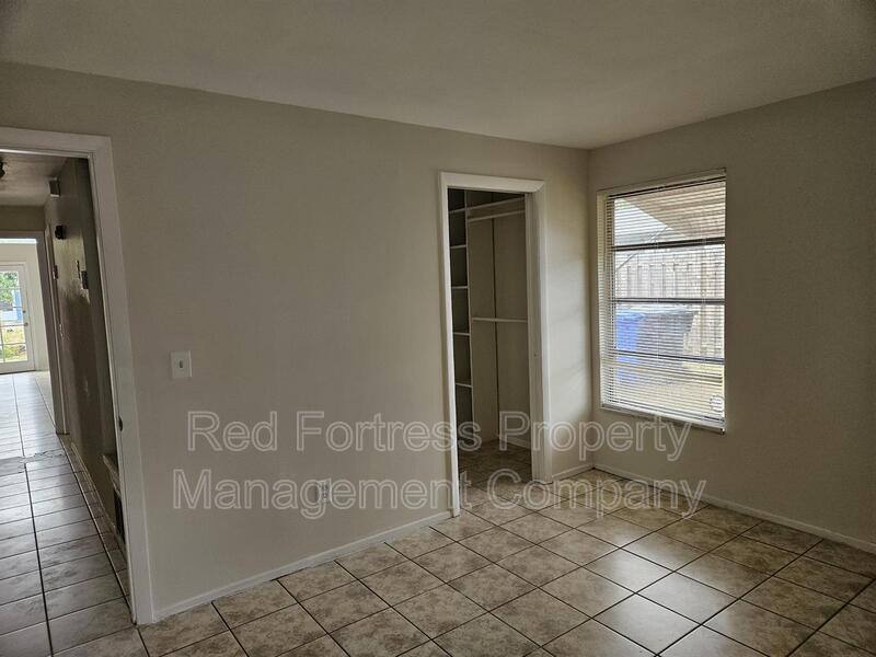 House for rent at 1635 Newport Court, Fort Myers, FL 33907