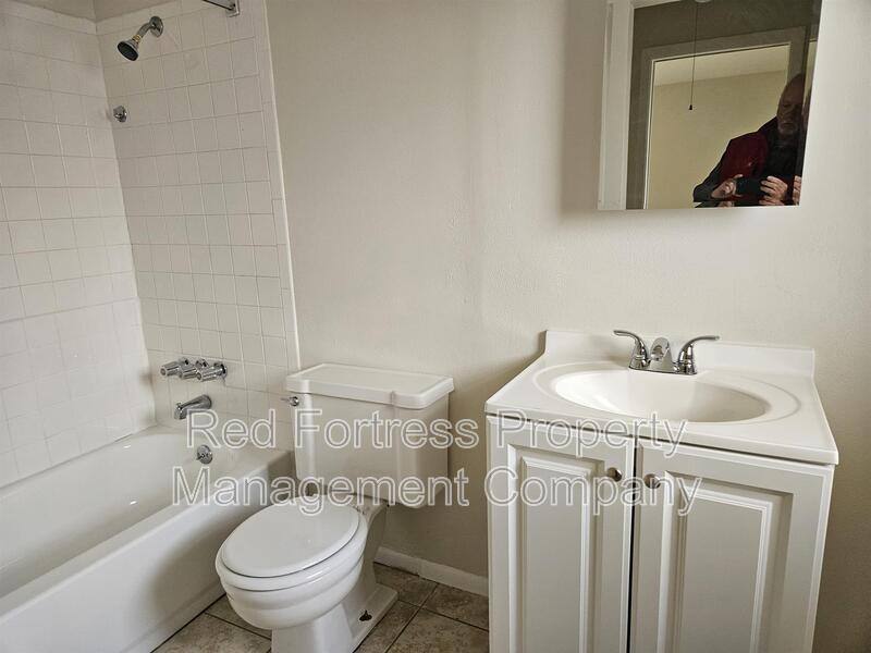 House for rent at 1635 Newport Court, Fort Myers, FL 33907