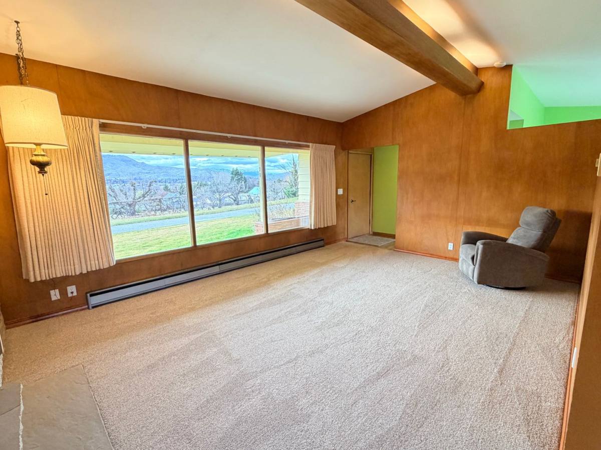House for rent at 21 19th St NE, East Wenatchee, WA 98802