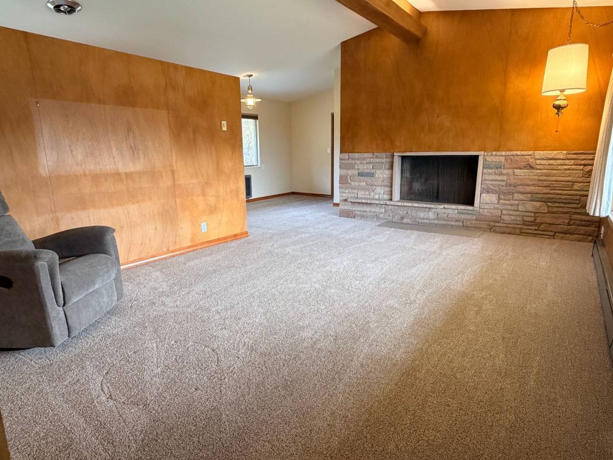 House for rent at 21 19th St NE, East Wenatchee, WA 98802