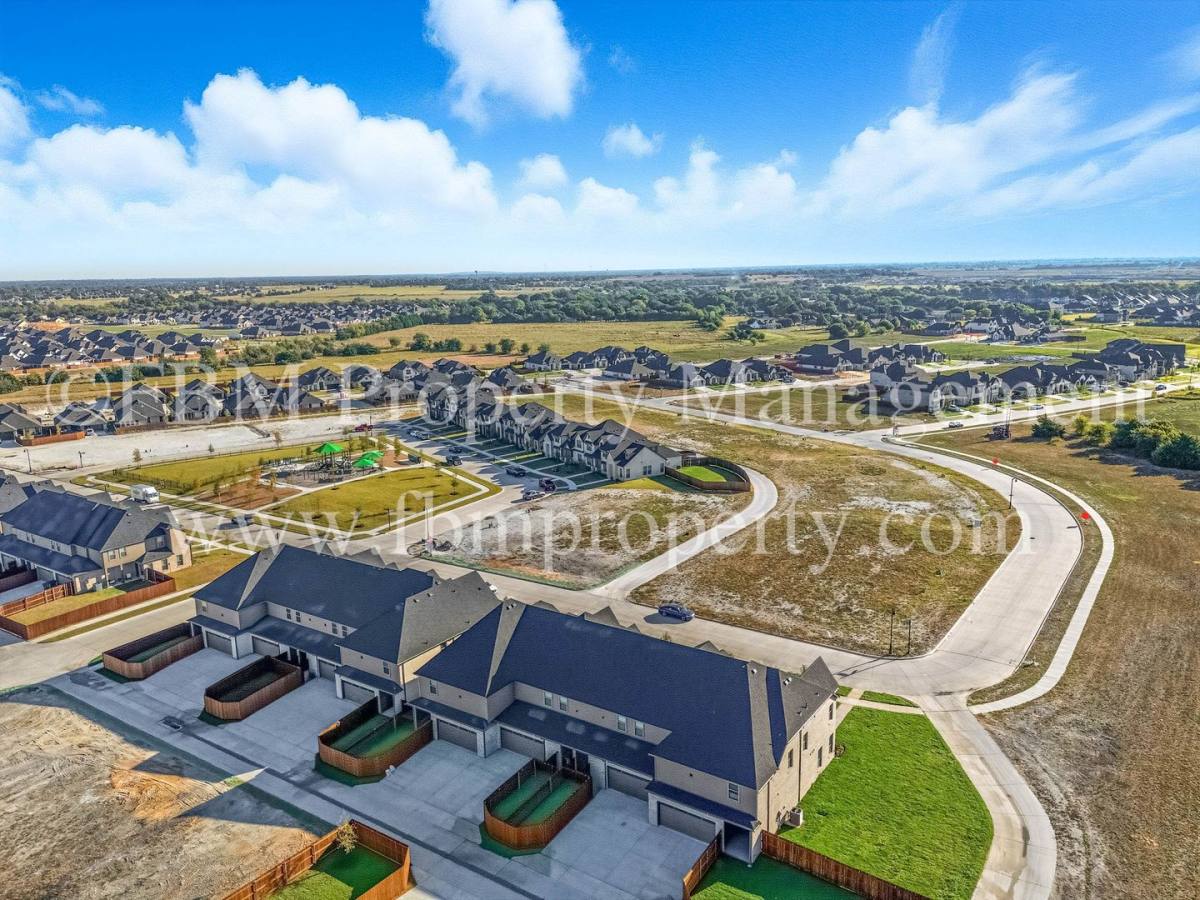 Townhouse for rent at 488 Restoration Rd, Waxahachie, TX 75165