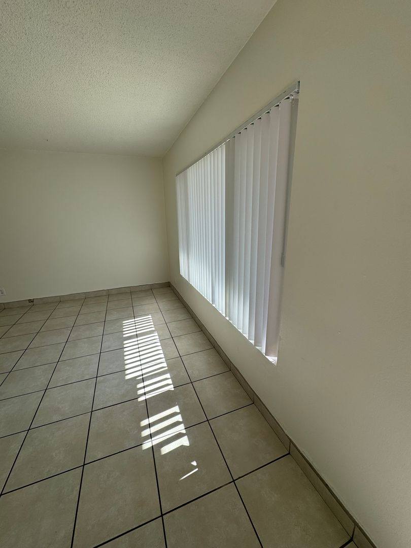 Apartment for rent at 701 Northgate, Anaheim, CA 92805
