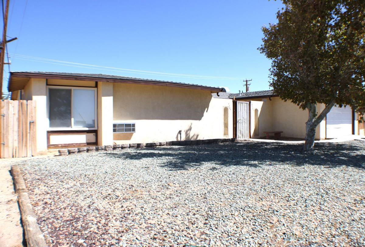House for rent at 9387 N Loop Blvd, California City, CA 93505