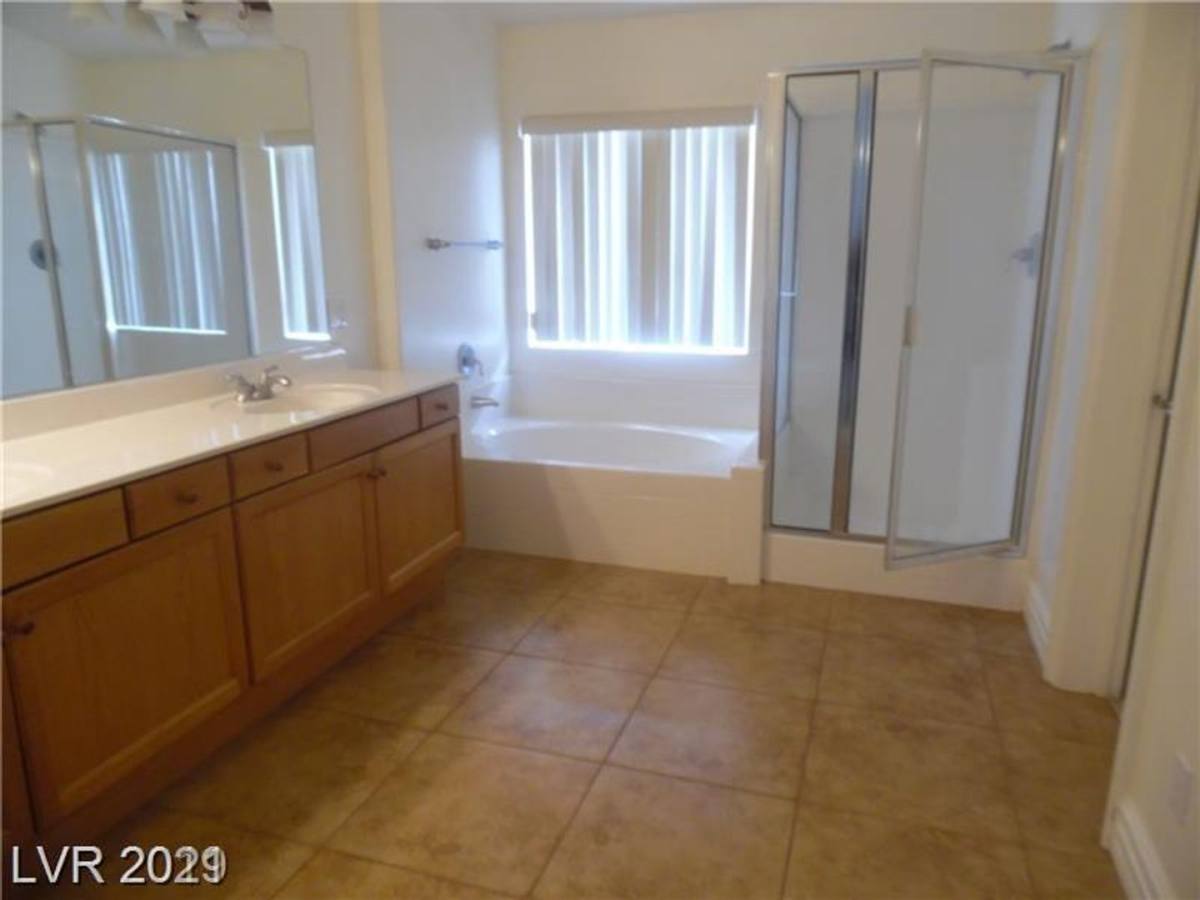 House for rent at 9737 Valmeyer Ave, Las Vegas, NV 89148