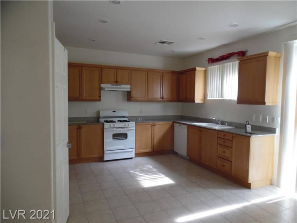 House for rent at 9737 Valmeyer Ave, Las Vegas, NV 89148