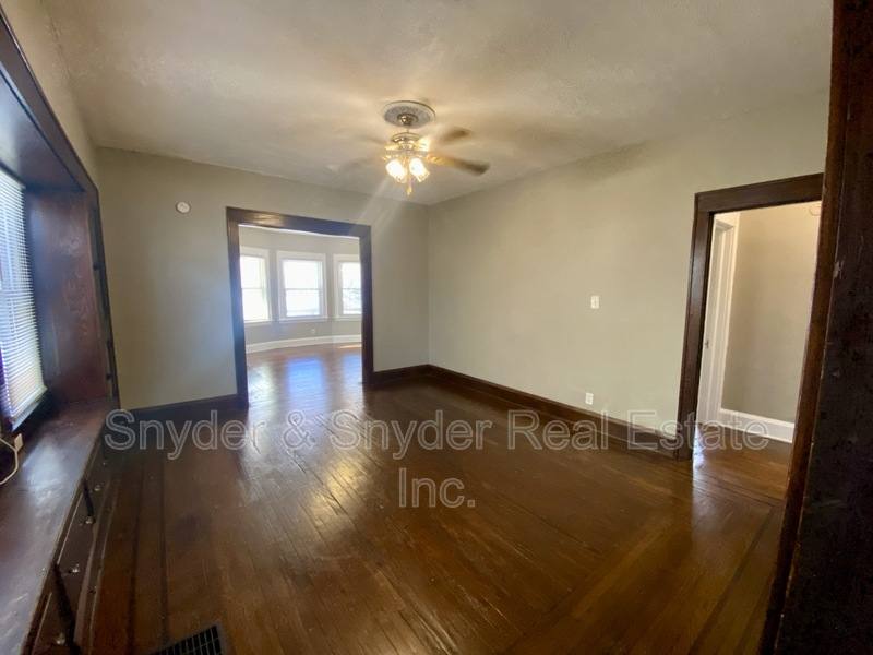 Apartment for rent at 418 Crestwood Ave #1, Akron, OH 44302
