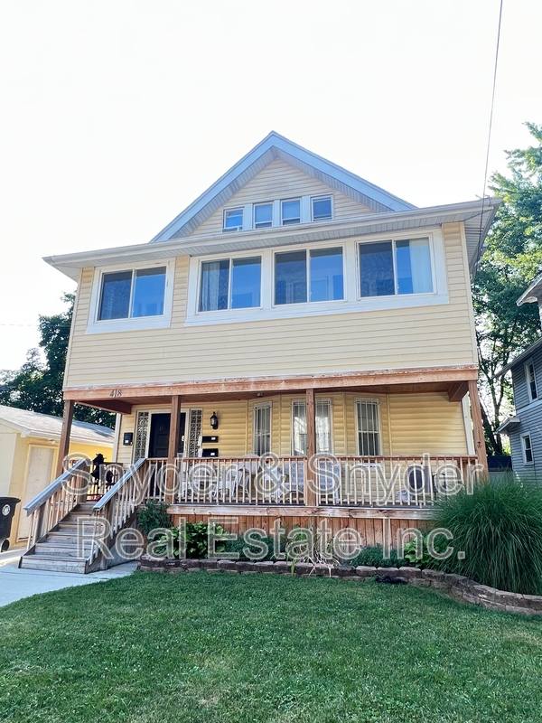Apartment for rent at 418 Crestwood Ave #1, Akron, OH 44302