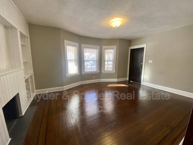 Apartment for rent at 418 Crestwood Ave #1, Akron, OH 44302