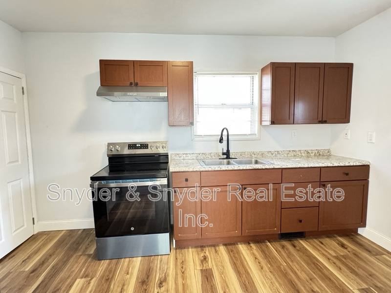 House for rent at 143 Gale St, Akron, OH 44302