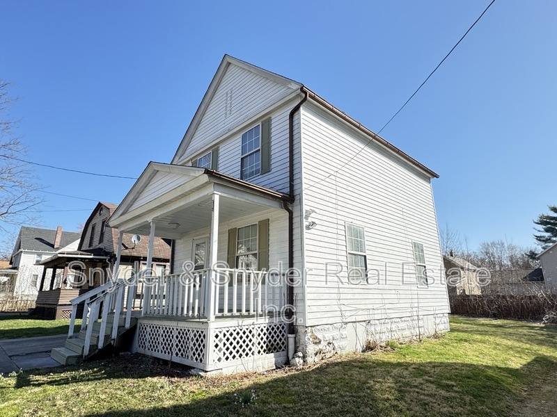 House for rent at 143 Gale St, Akron, OH 44302