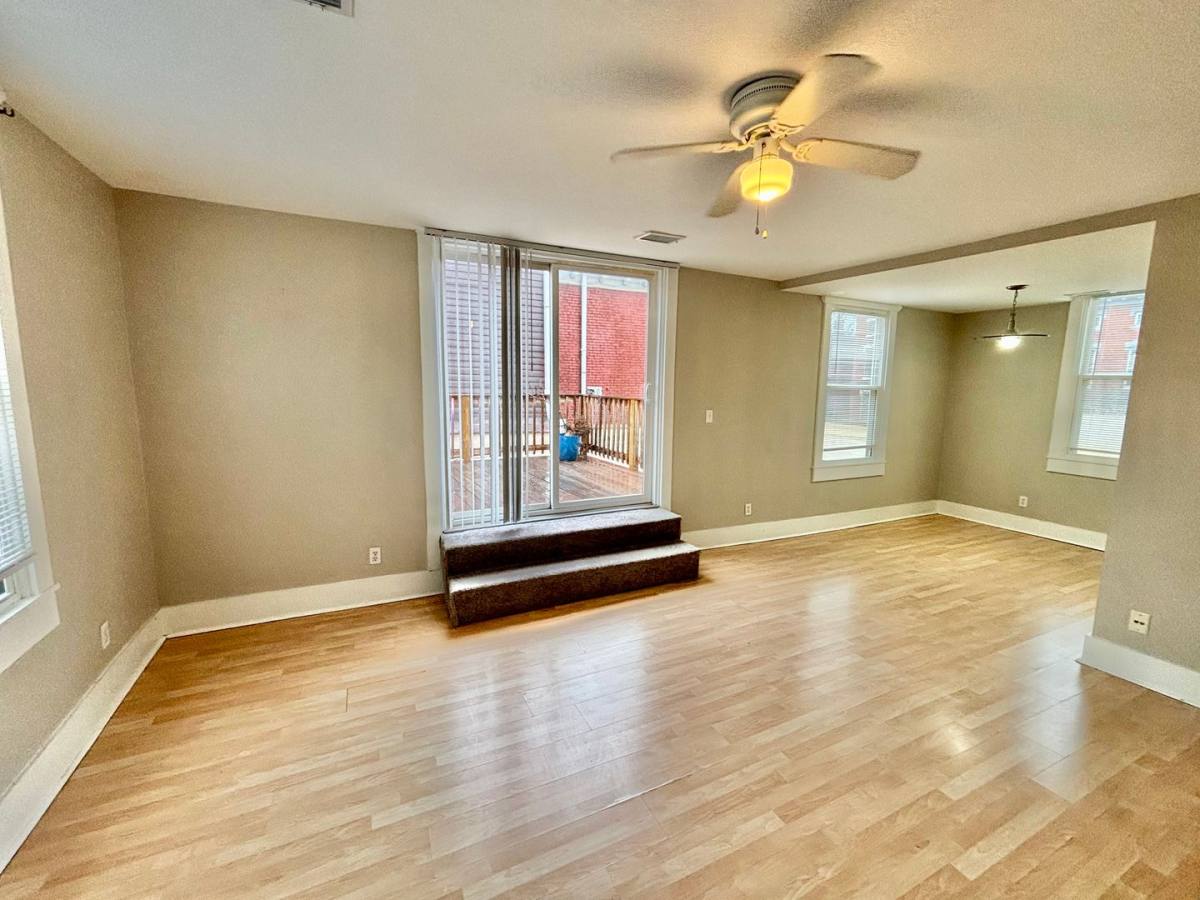 Apartment for rent at 119 E Oak St, Louisville, KY 40203