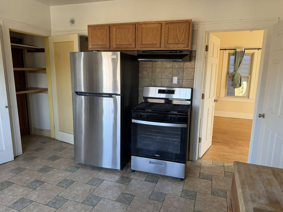 Apartment for rent at 1645-1645A-1647 N Astor St, Milwaukee, WI 53202