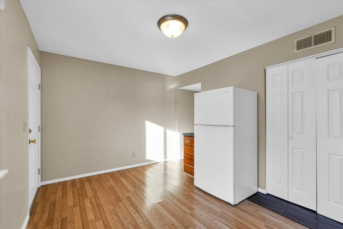Townhouse for rent at 327 Riley Dr, Bloomington, IL 61701