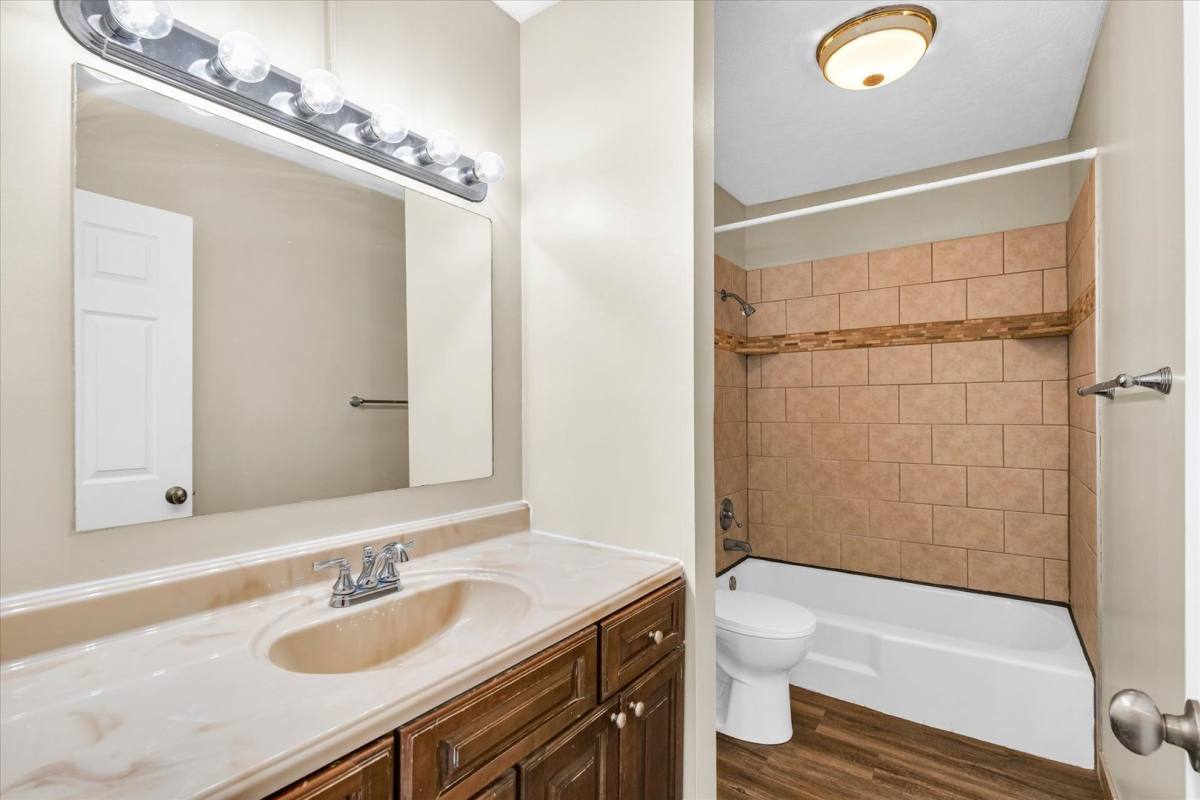 Townhouse for rent at 327 Riley Dr, Bloomington, IL 61701