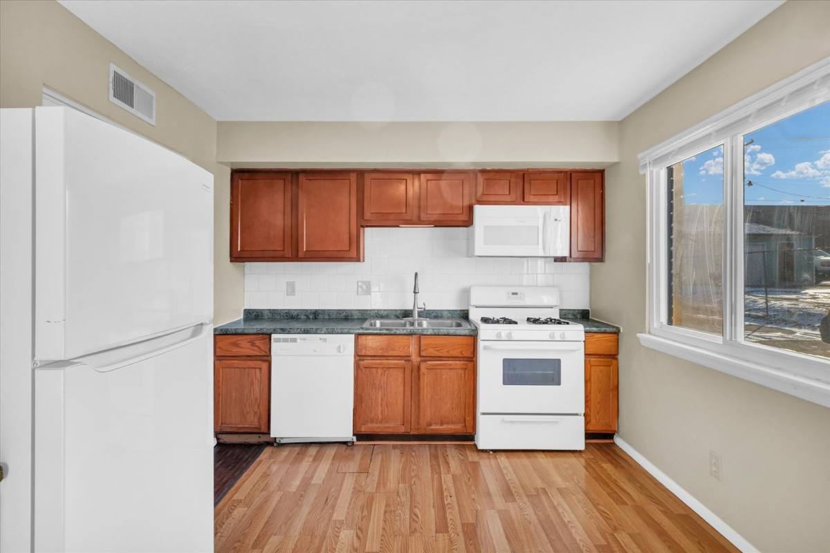 Townhouse for rent at 327 Riley Dr, Bloomington, IL 61701