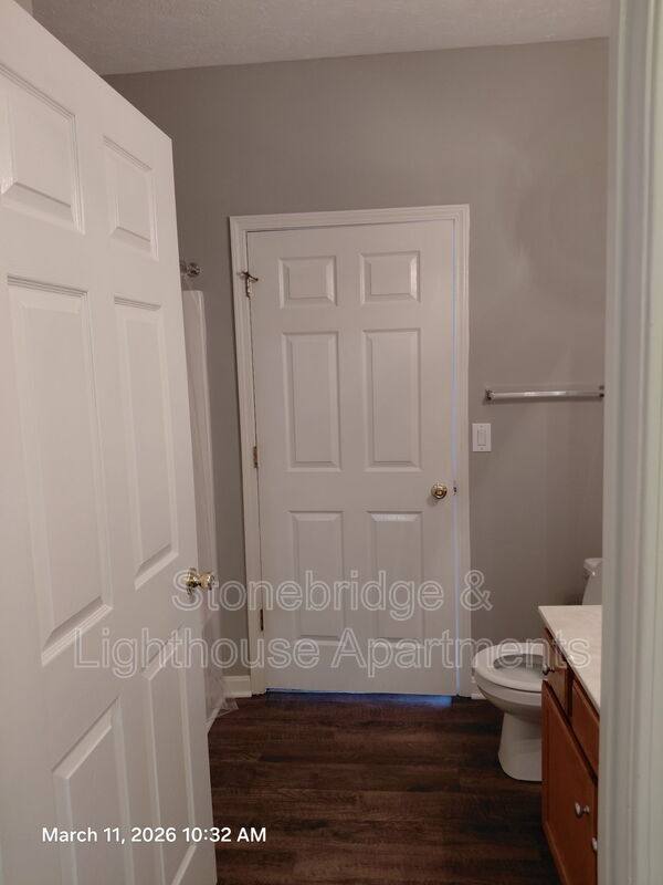 Apartment for rent at 1101 Foghorn Drive, Bldg 8 S, Jeffersonville, IN 47130