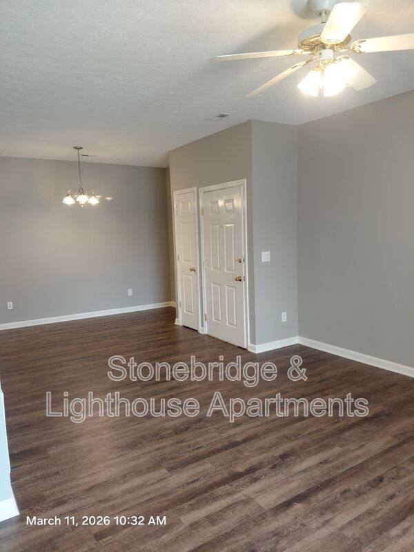 Apartment for rent at 1101 Foghorn Drive, Bldg 8 S, Jeffersonville, IN 47130