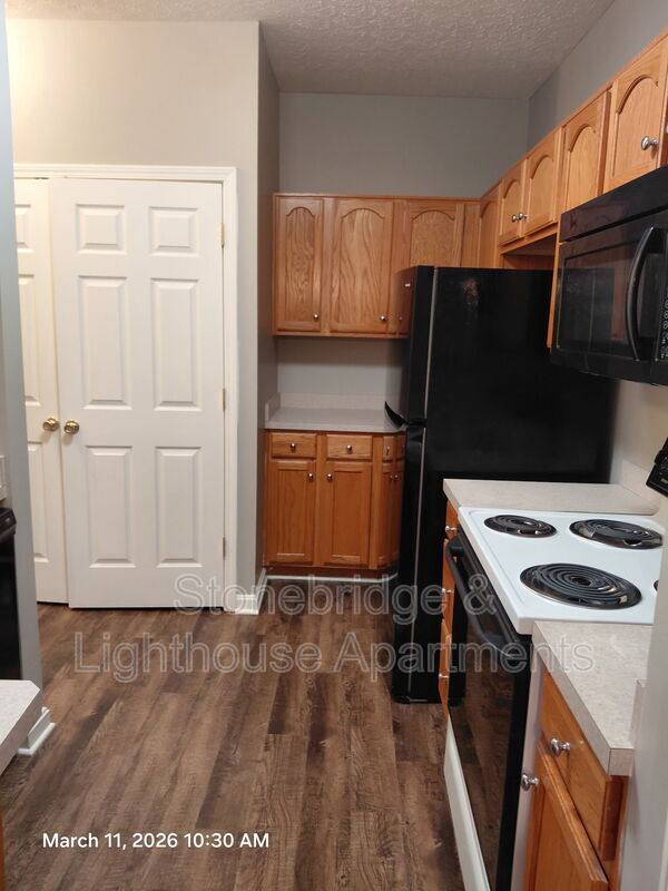 Apartment for rent at 1101 Foghorn Drive, Bldg 8 S, Jeffersonville, IN 47130