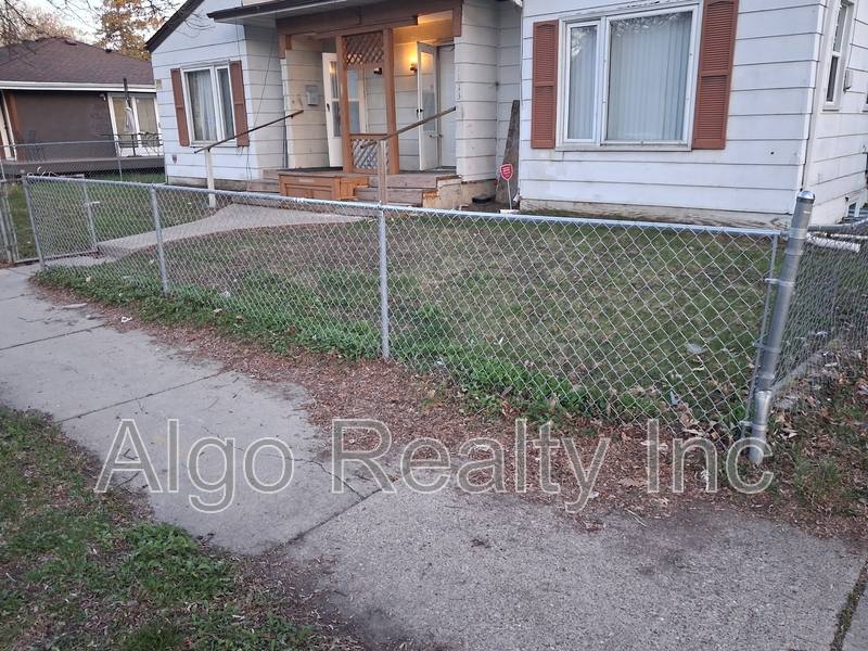 Apartment for rent at 1113 N 25th Ave, Minneapolis, MN 55411