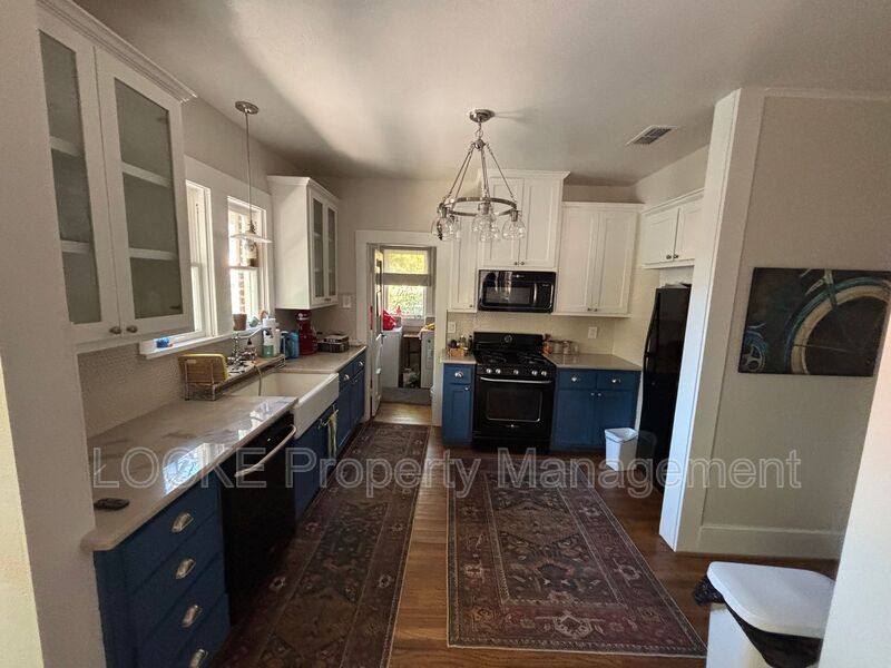 House for rent at 2615 Cockrell Ave, Fort Worth, TX 76109