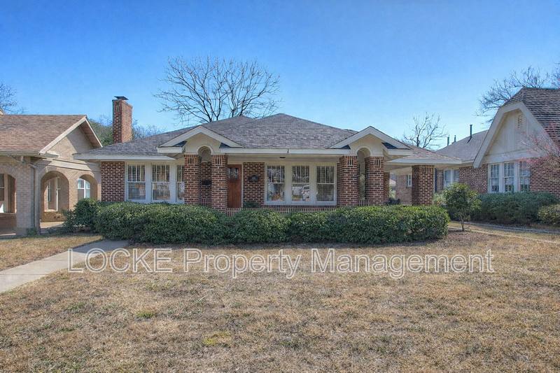 House for rent at 2615 Cockrell Ave, Fort Worth, TX 76109