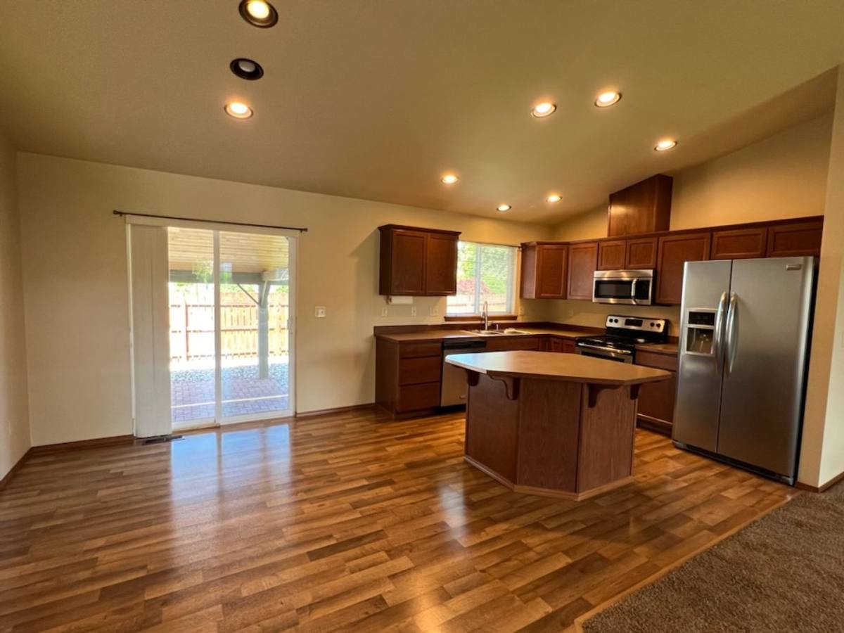 House for rent at 2525 NE Noble Lp, East Wenatchee, WA 98802