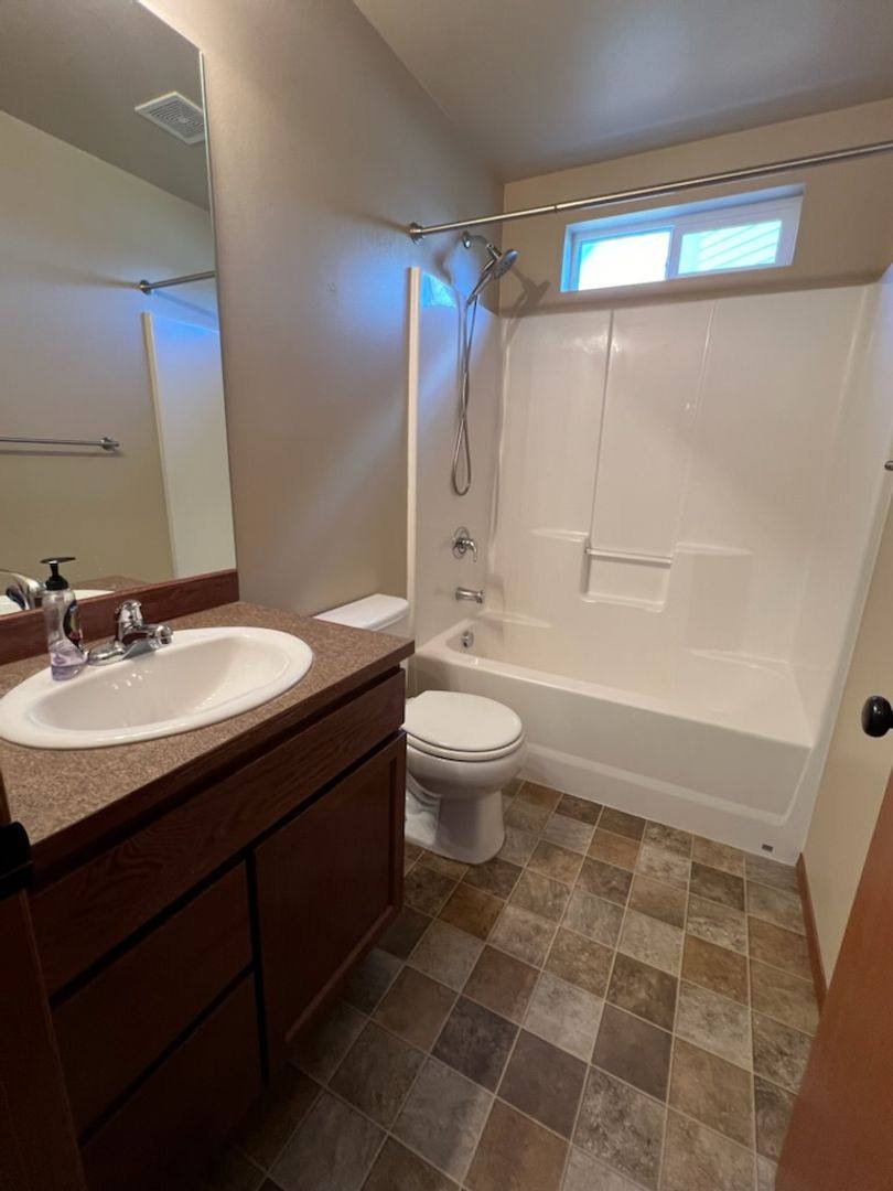 House for rent at 2525 NE Noble Lp, East Wenatchee, WA 98802