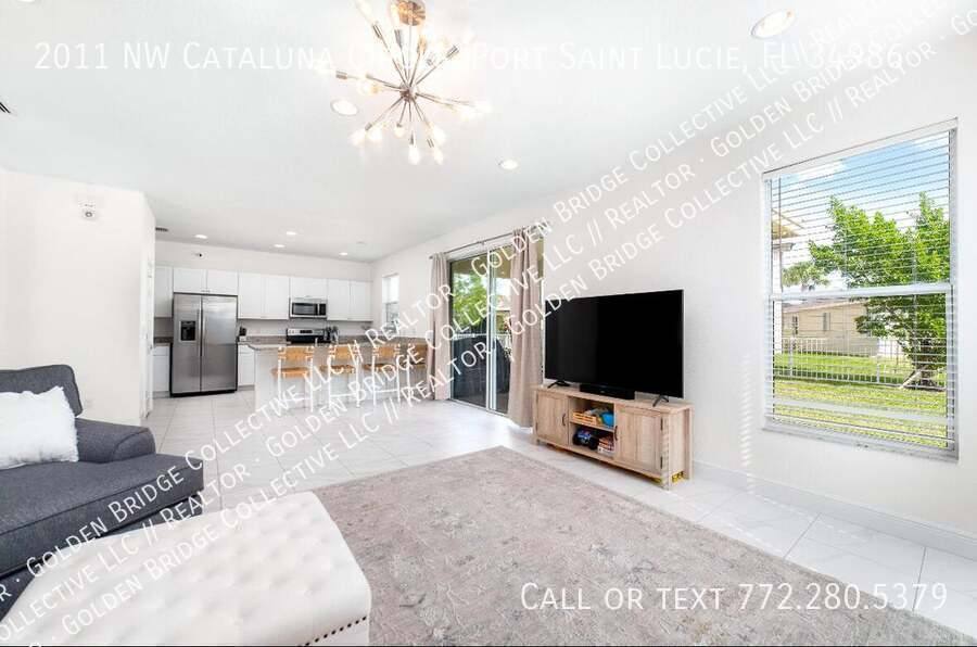 House for rent at 2011 NW Cataluna Circle, Port Saint Lucie, FL 34986