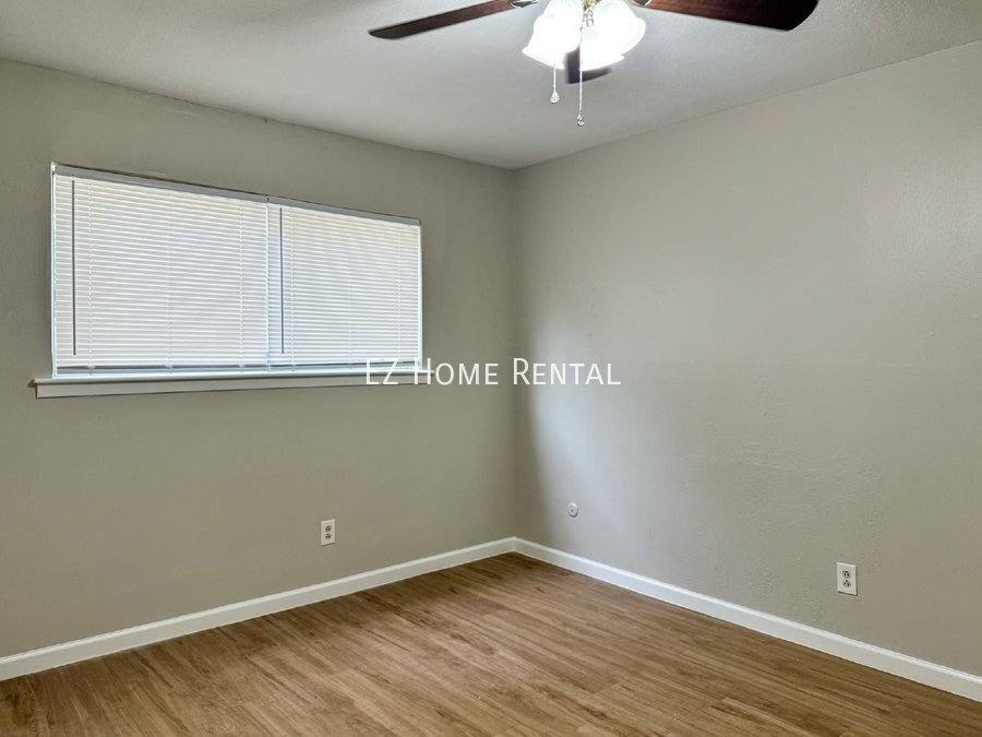 Apartment for rent at 2101 6th Ave N #3, Texas City, TX 77590