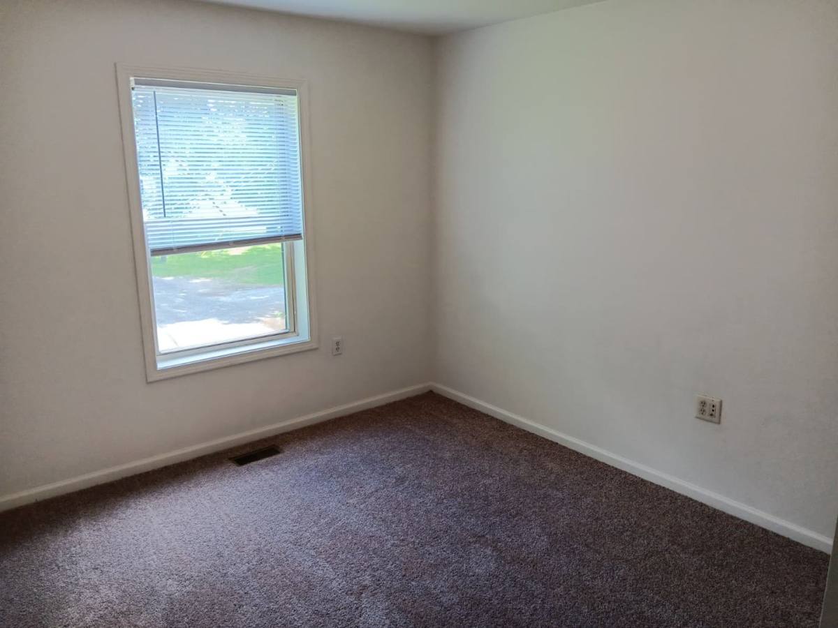 House for rent at 524 W Pleasant St, Springfield, OH 45506