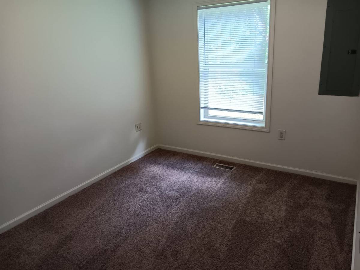 House for rent at 524 W Pleasant St, Springfield, OH 45506