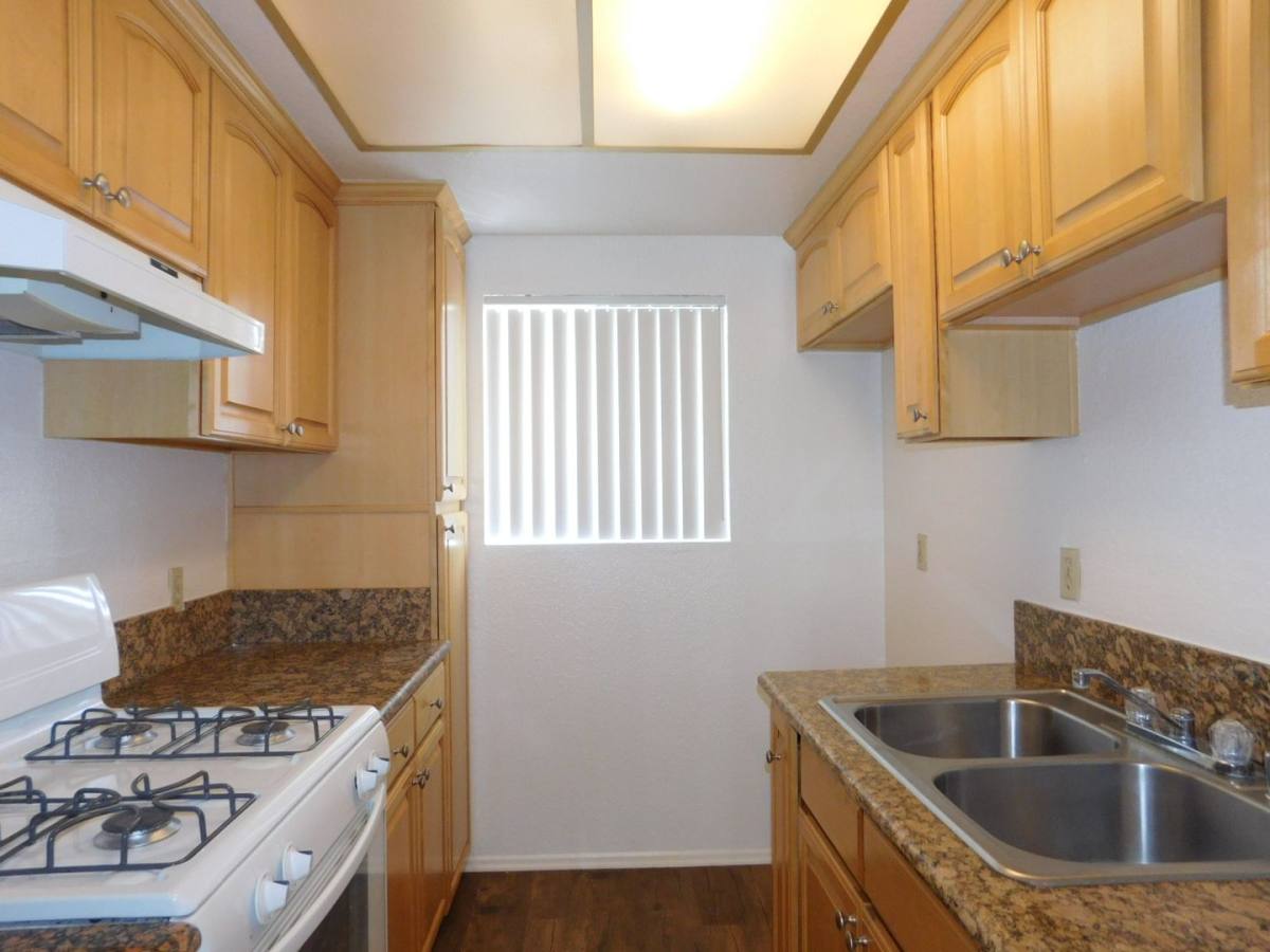 Apartment for rent at 7925 Stark Dr, Huntington Beach, CA 92647