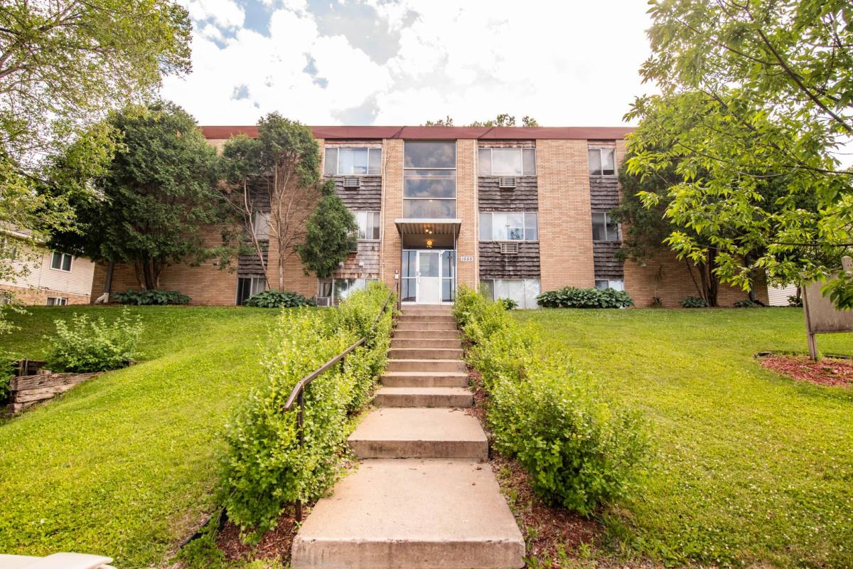 Apartment for rent at 1555 Willis Ave, South Saint Paul, MN 55075