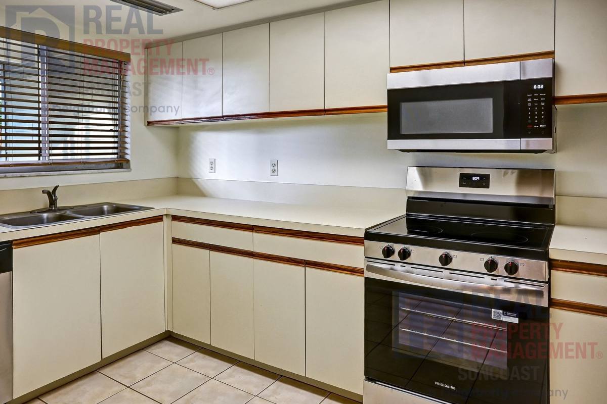 Condo for rent at 251 Fenwick Dr #14, Venice, FL 34285