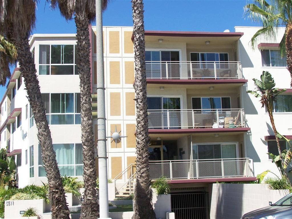 Apartment for rent at 5511 W Olympic Blvd, Los Angeles, CA 90036
