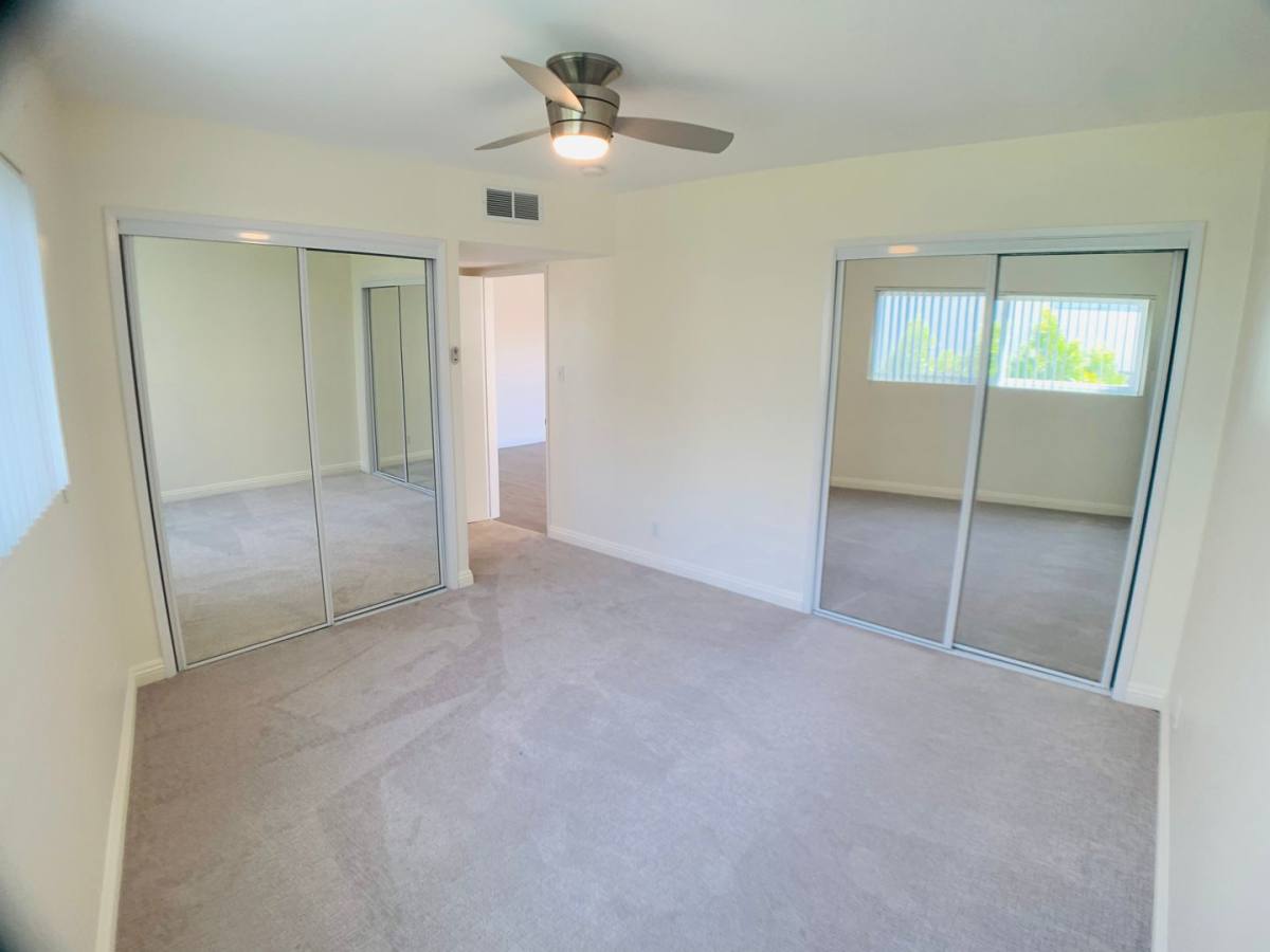 Apartment for rent at 5511 W Olympic Blvd, Los Angeles, CA 90036