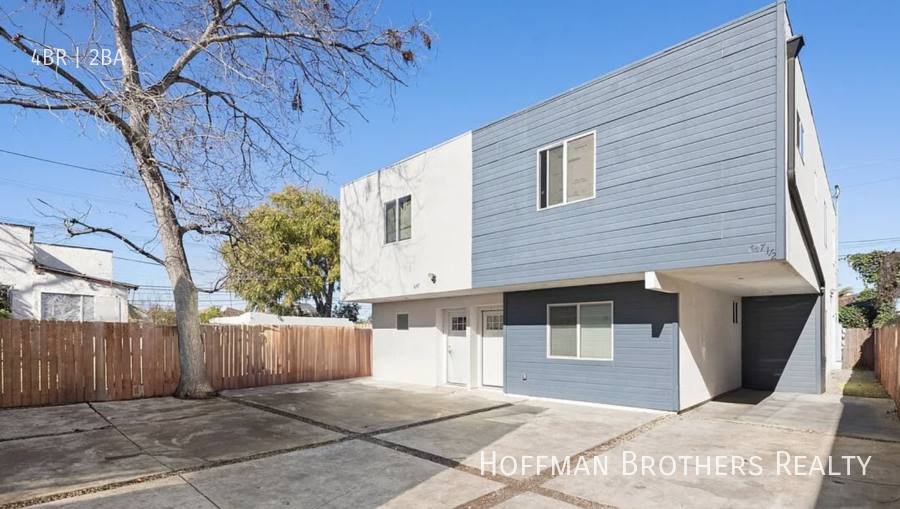 Apartment for rent at 647 W 97th St, Los Angeles, CA 90044