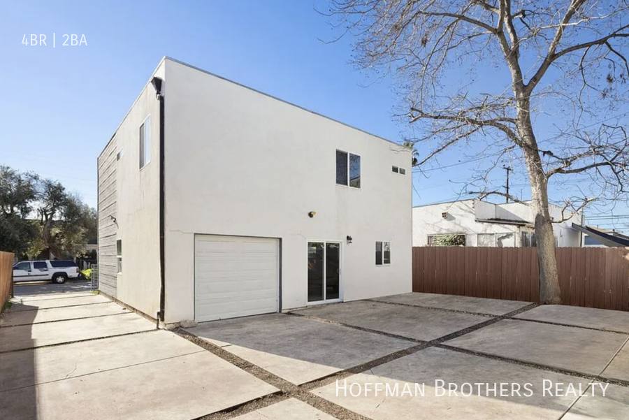Apartment for rent at 647 W 97th St, Los Angeles, CA 90044