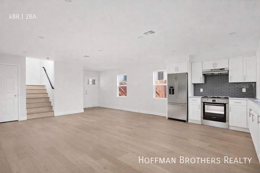 Apartment for rent at 647 W 97th St, Los Angeles, CA 90044
