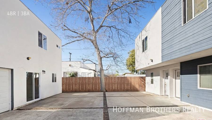 Apartment for rent at 647 W 97th St, Los Angeles, CA 90044