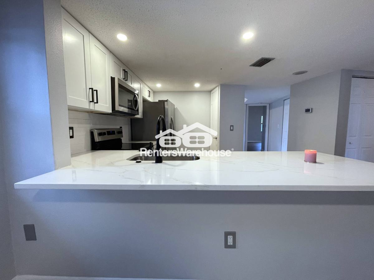 Apartment for rent at 300 S Florida Ave #100K, Tarpon Springs, FL 34689