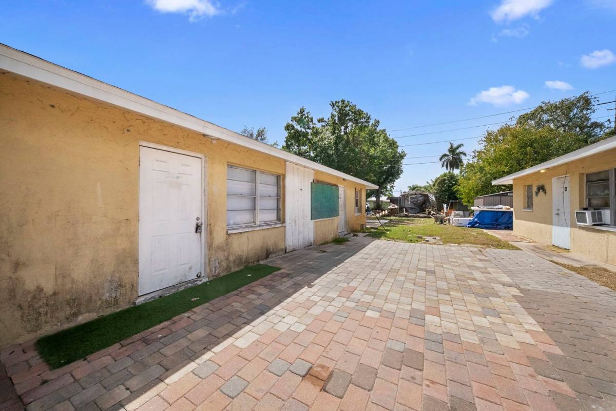 Apartment for rent at 464A-464B Carolina Ave, Fort Myers, FL 33905