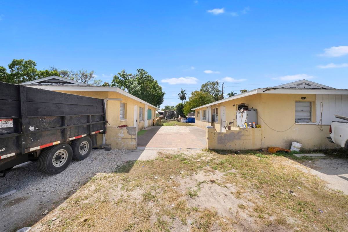 Apartment for rent at 464A-464B Carolina Ave, Fort Myers, FL 33905
