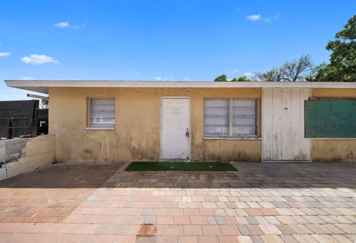 Apartment for rent at 464A-464B Carolina Ave, Fort Myers, FL 33905