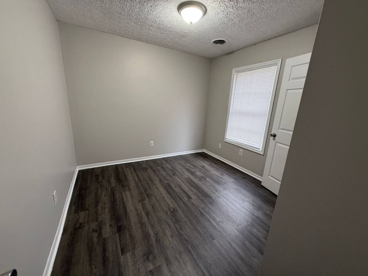 Apartment for rent at 413 Fairview Ave, Franklin, KY 42134
