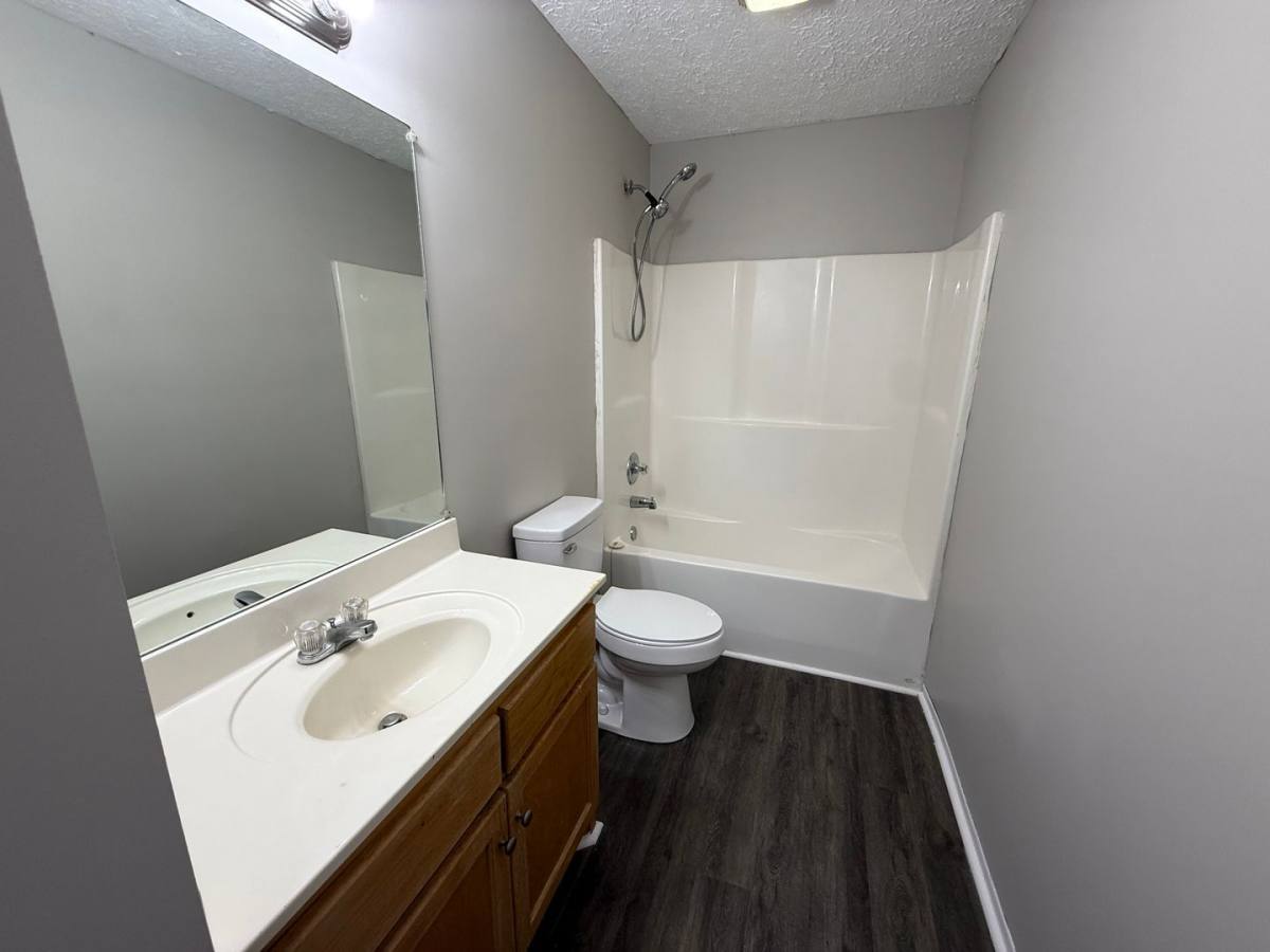 Apartment for rent at 413 Fairview Ave, Franklin, KY 42134