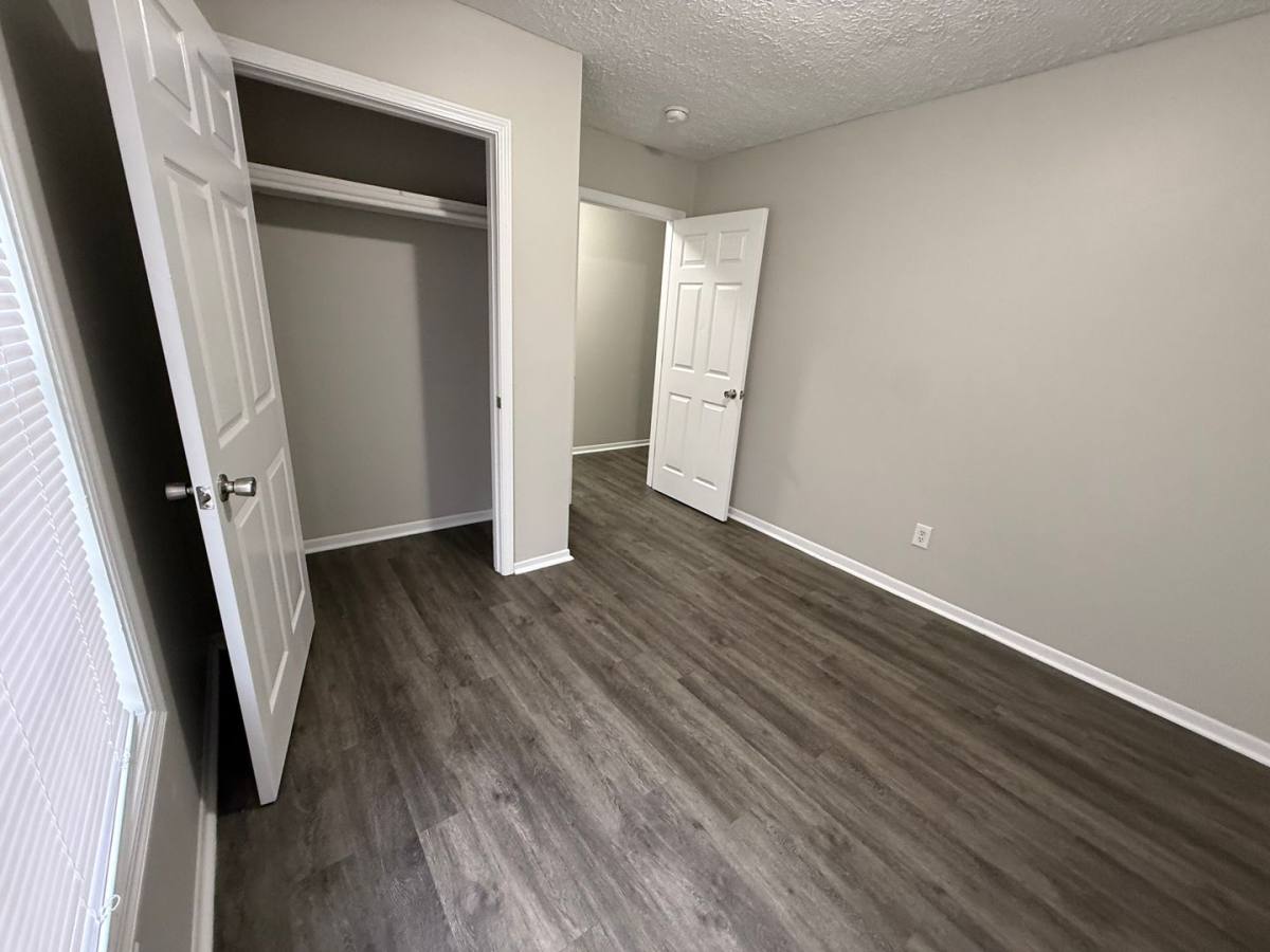 Apartment for rent at 413 Fairview Ave, Franklin, KY 42134