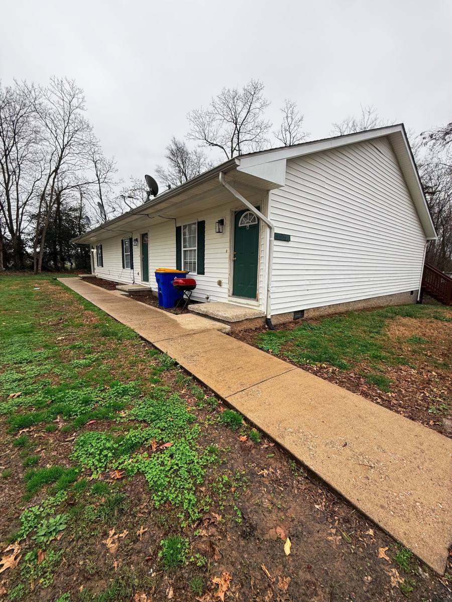 Apartment for rent at 413 Fairview Ave, Franklin, KY 42134