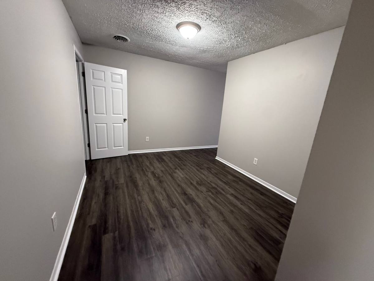 Apartment for rent at 413 Fairview Ave, Franklin, KY 42134