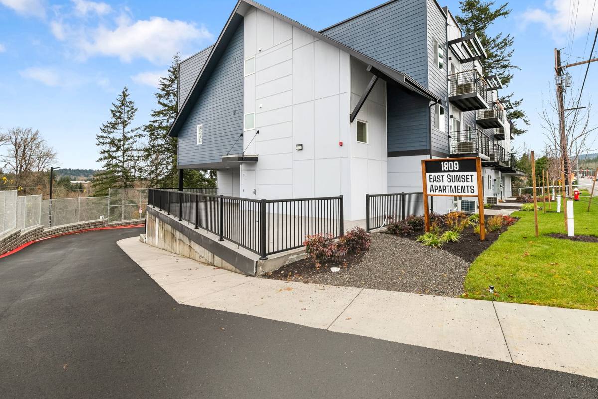 Apartment for rent at 1809 E Sunset Dr, Bellingham, WA 98226